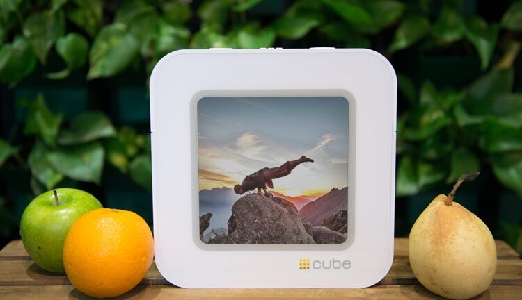Cube Digital Photo Viewer