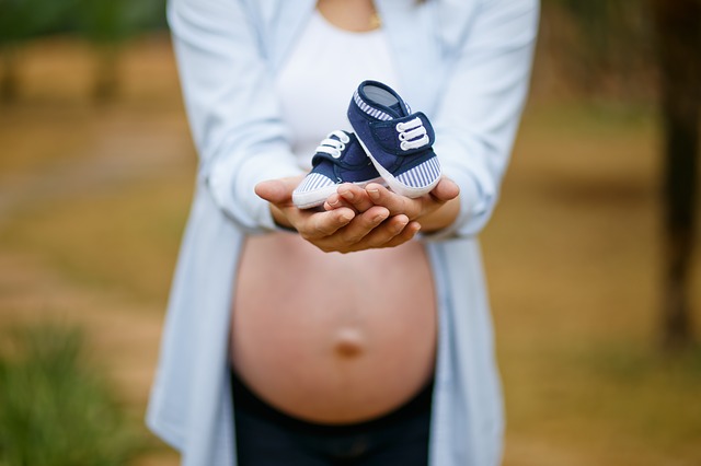 Maternity Photos: Taking the Best Pictures