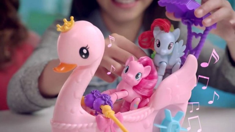 My Little Pony Magic Pinkie Pie Row & Ride Swan