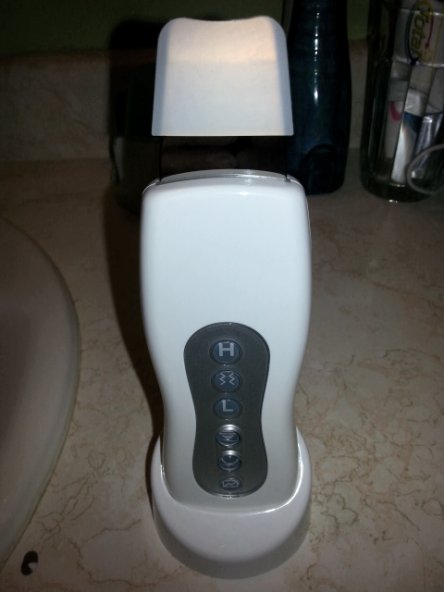 Ultrasonic facial scrubber