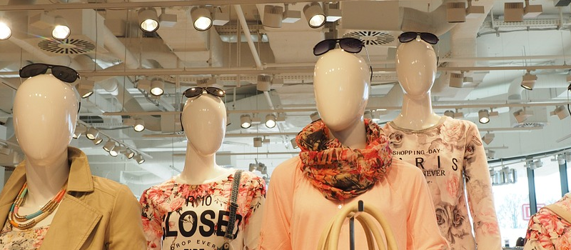 Should You Become a Fashion Merchandiser?