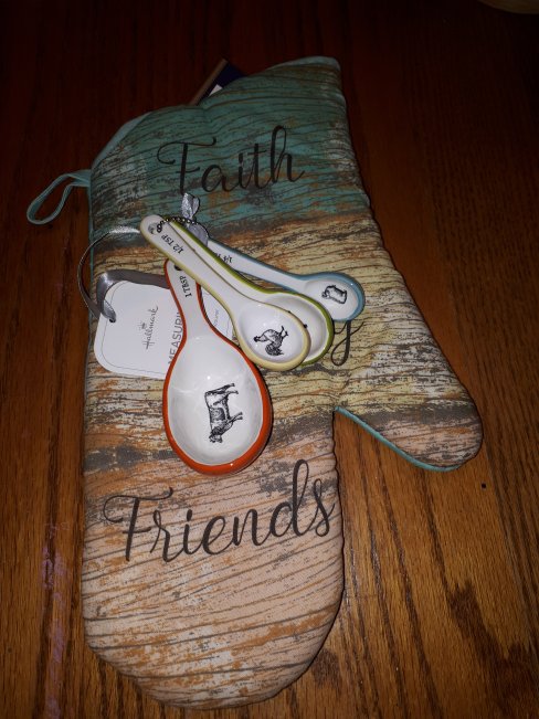 oven mitt teacher gift