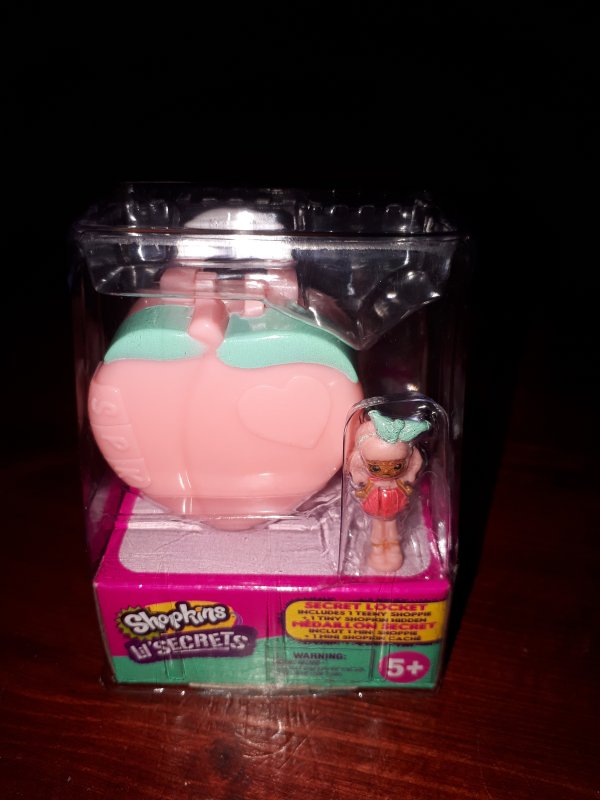 shopkins lil secrets shoppies