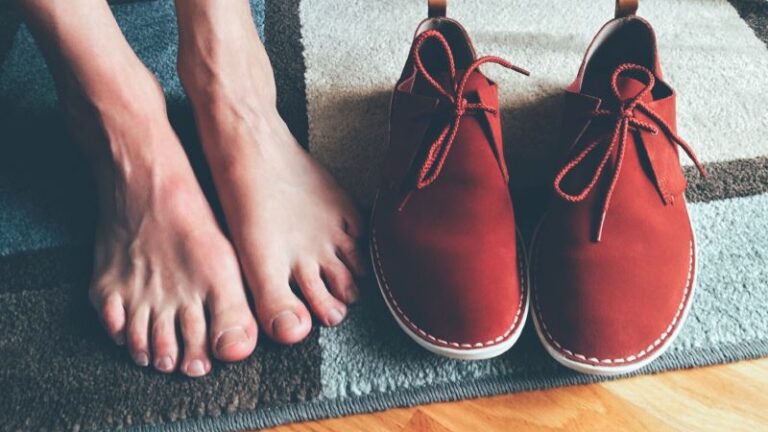 Ways to Battle Stinky Feet Without Seeing the Doctor