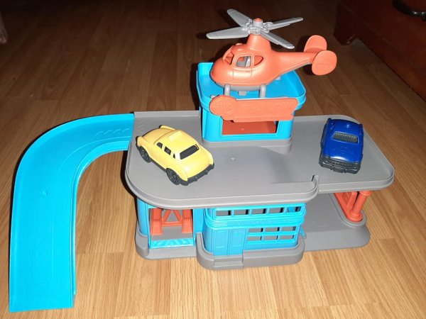 green toys parking garage
