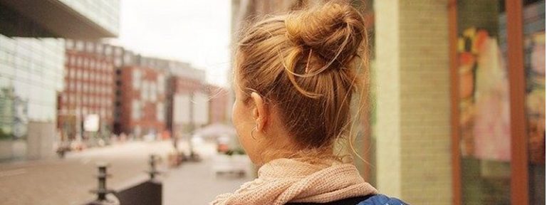 HOW TO TRAVEL AS A STUDENT
