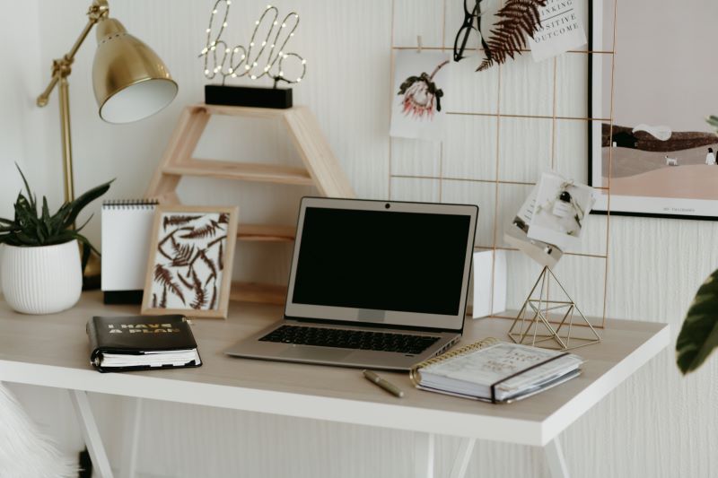 Tips for Decorating a Home Office or Studio Space