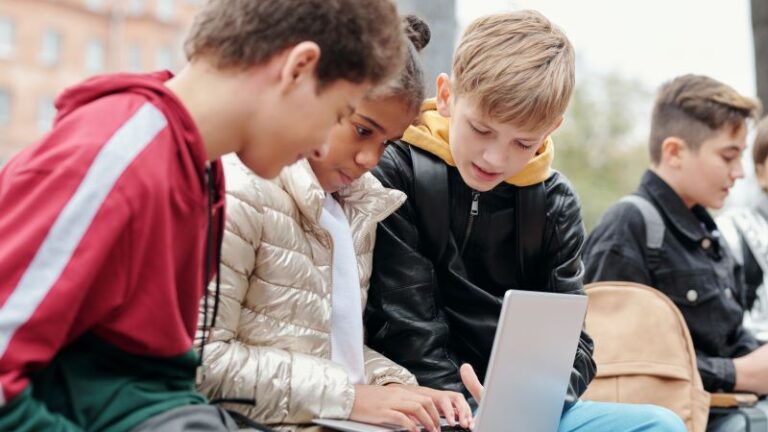 child using laptop