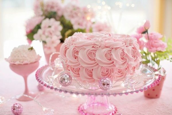 10 Perfect Wedding Anniversary Cake Ideas