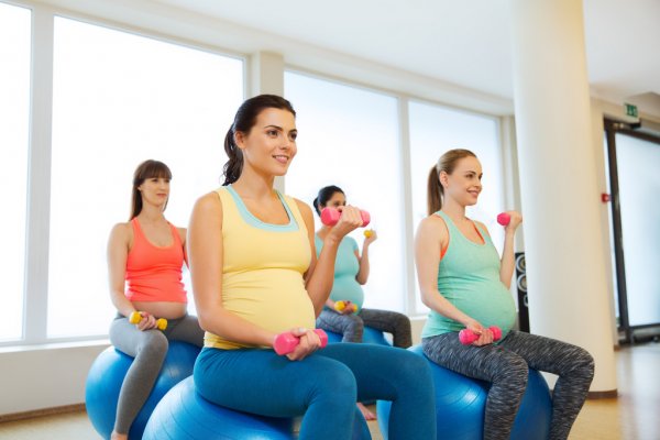 pregnant woman exercising