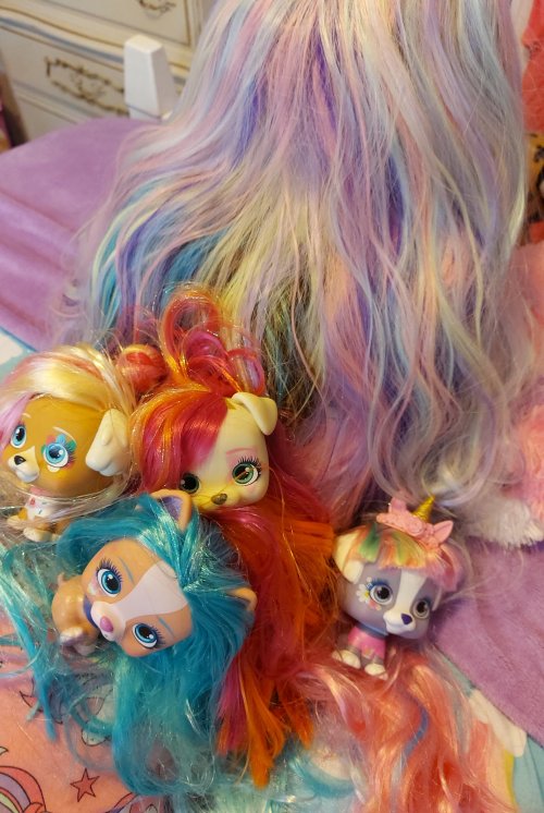 VIP Pets Surprise Hair Reveal Doll