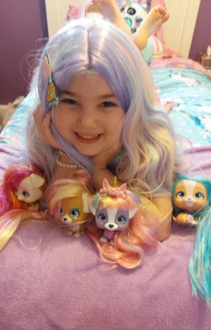 VIP Pets Surprise Hair Reveal Doll