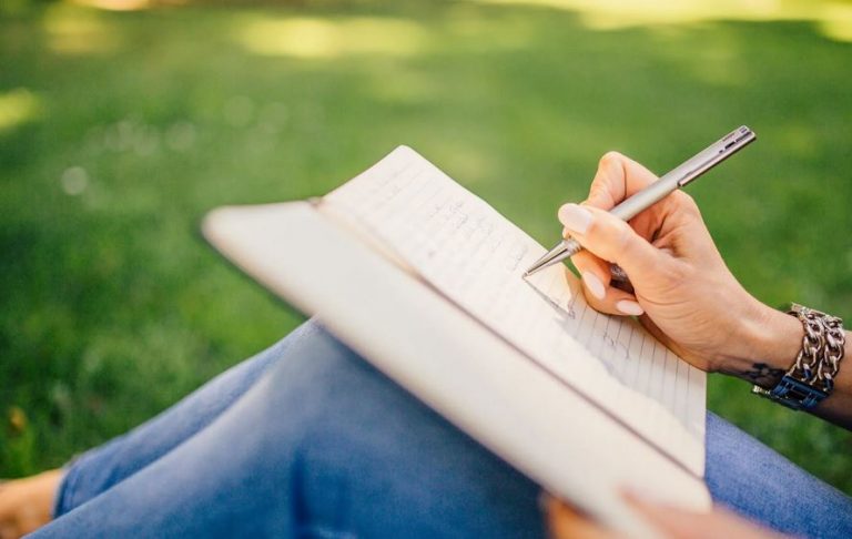 Write an Engaging Essay Introduction with these helpful tips