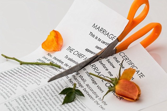 Vital Things to Consider When Hiring a Divorce Attorney