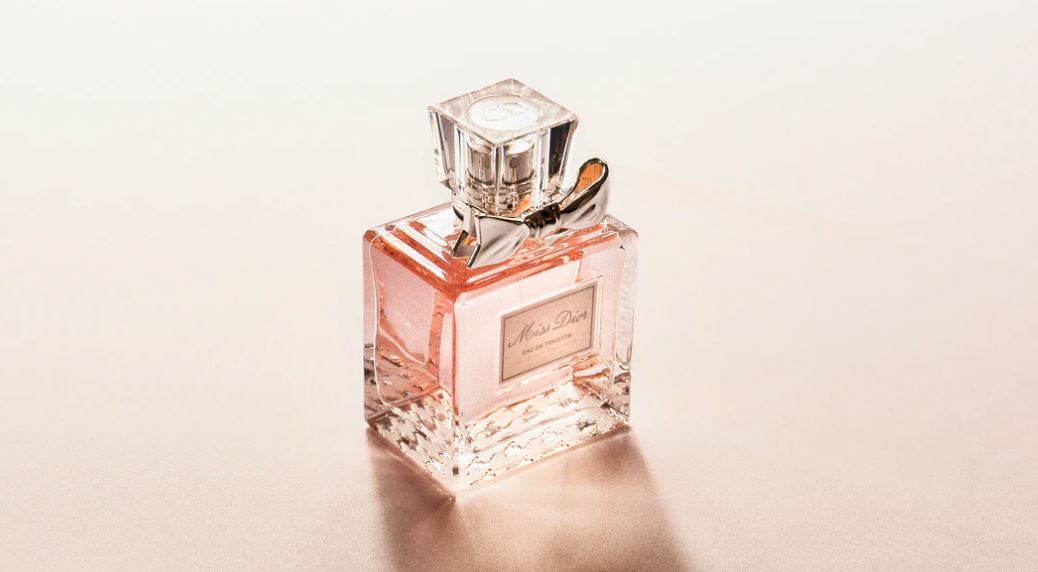 Best Perfumes For Mom (A Buying Guide)