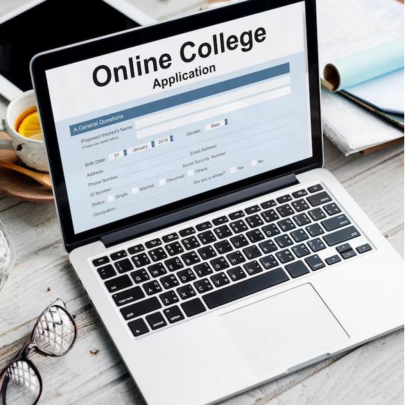 Six Benefits of Earning Your Degree Online