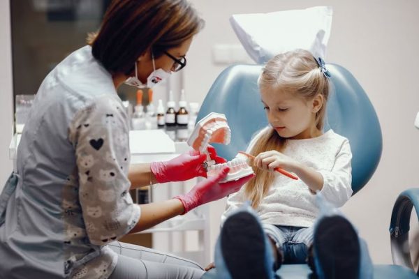 Choosing the Right Dentist for Children: Ensuring Optimal Oral Health Care