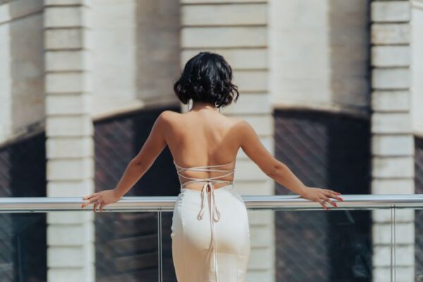 How to Spice Up a Backless Wedding Dress