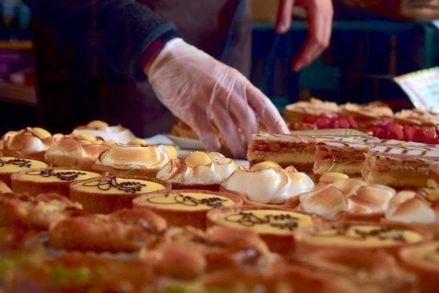 6 Pastry Decorating Techniques