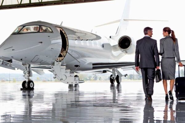 5 Luxurious Benefits of Chartering a private Jet in Van Nuys