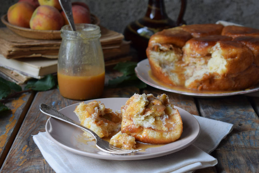 Caramel monkey bread.