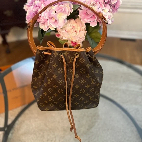 Second-Hand Luxury