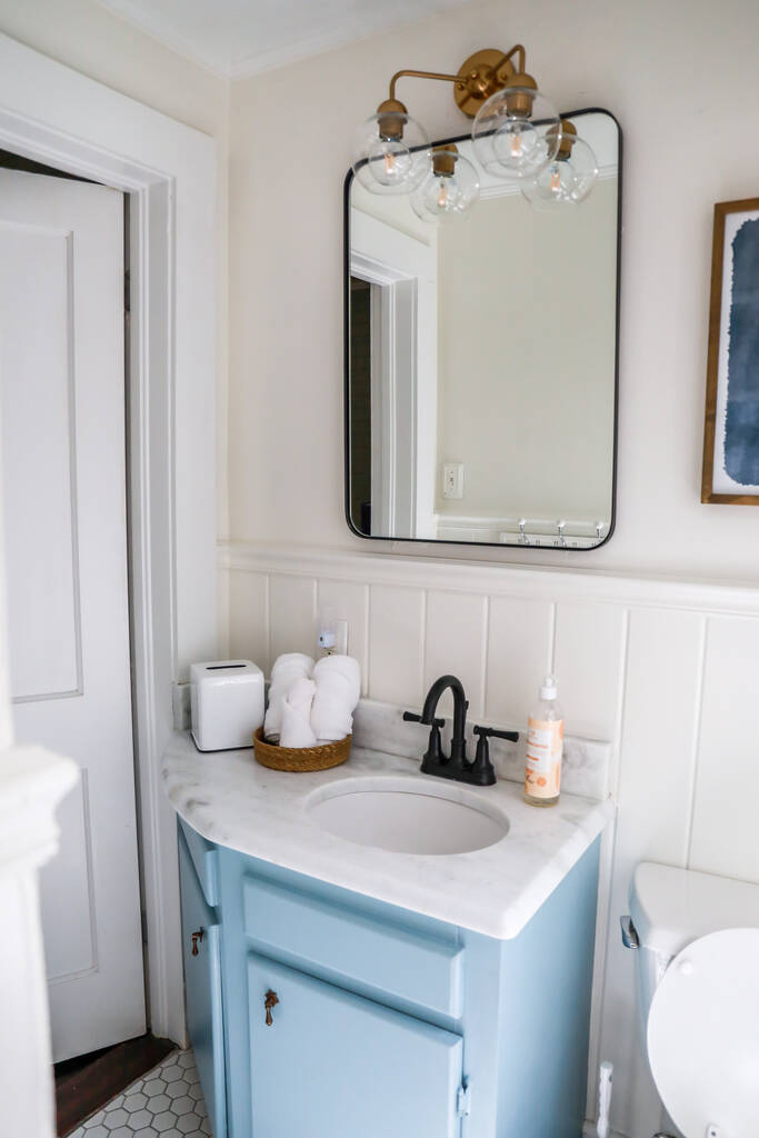 A small guest bathroom 