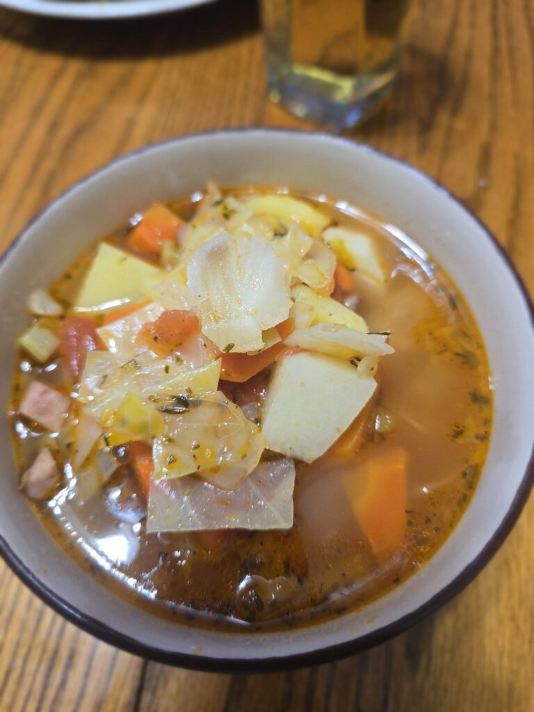 Cabbage soup with ham 