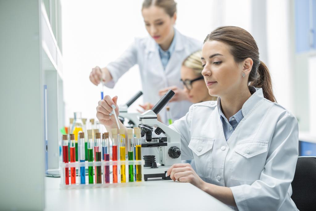 female scientists in laboratory