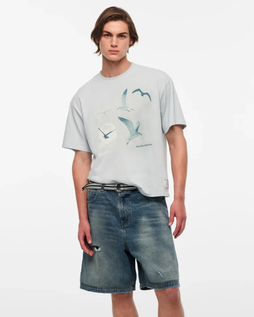 Taylor Swift Announces a Summer Clothing Collection