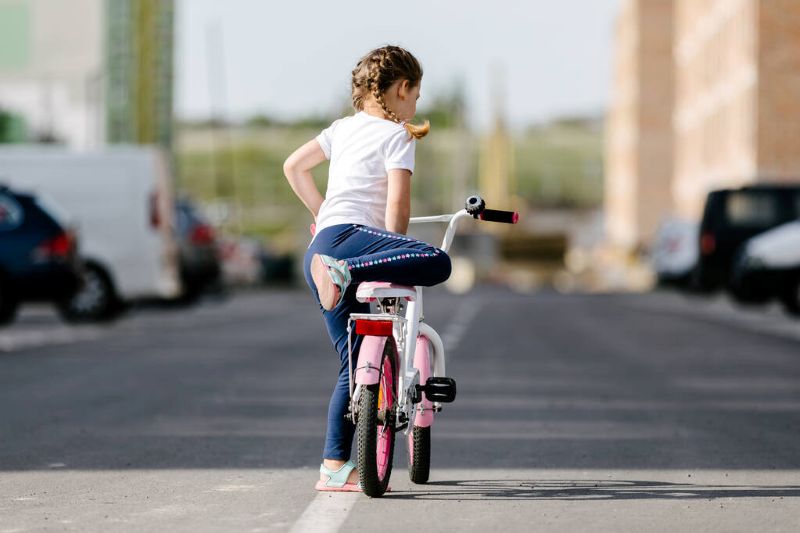 Apartment building parking lot dangers 