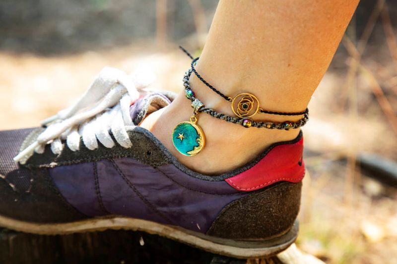 Ankle Bracelet Is Back