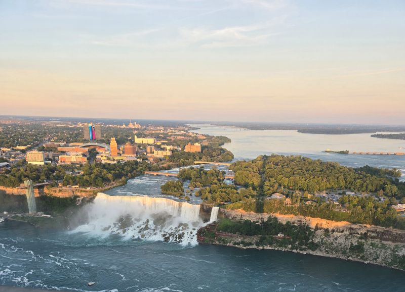  A Comprehensive Guide to Exploring Niagara Falls: