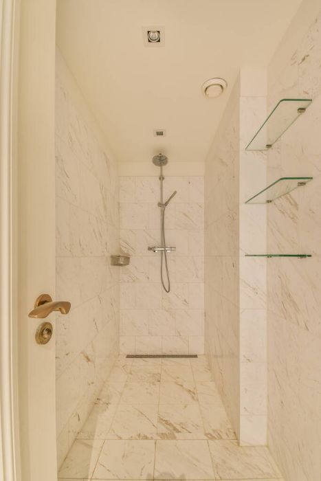 How to Create a Clutter-Free Family Bathroom