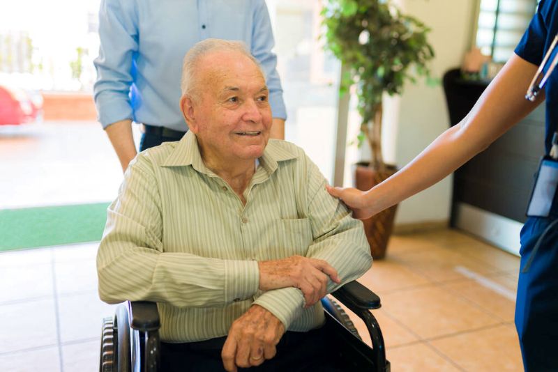 Balancing family and elderly care can be challenging. This guide offers practical tips and strategies to manage both effectively and reduce stress. 
