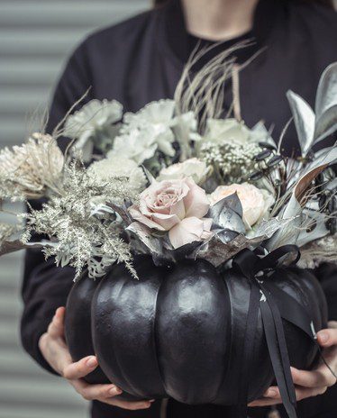 The Role of Flowers in Creating a Unique Halloween Experience