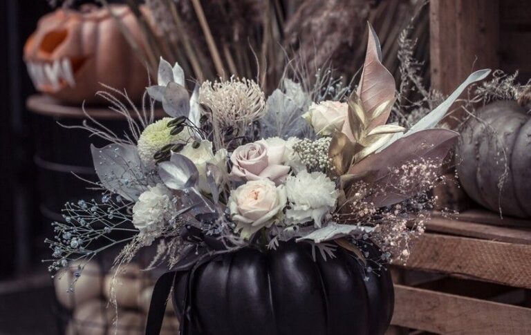 The Role of Flowers in Creating a Unique Halloween Experience