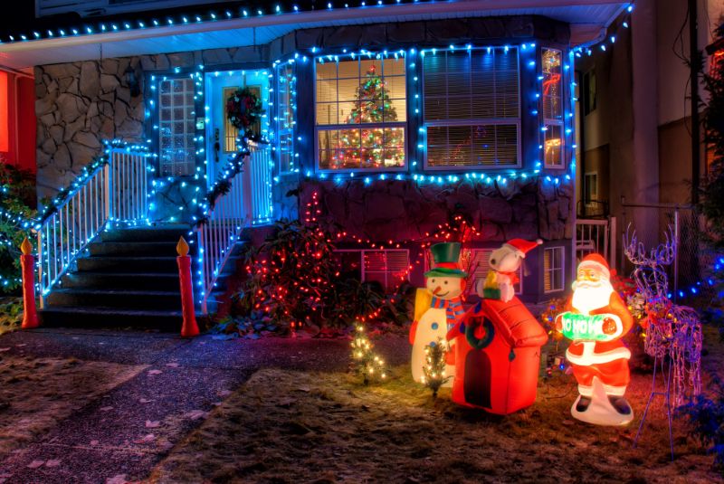Are Outdoor Christmas Lights Bad for Your Home?