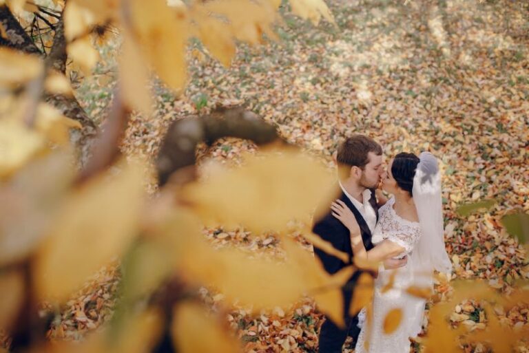 Your Ultimate Guide to a Beautiful Fall Wedding on a Budget