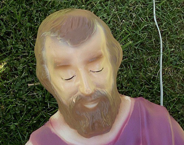 Bringing Back the Glow: A Guide to Restoring Vintage Christmas Blow Molds Bringing Back the Glow: A Guide to Restoring Vintage Christmas Blow Molds