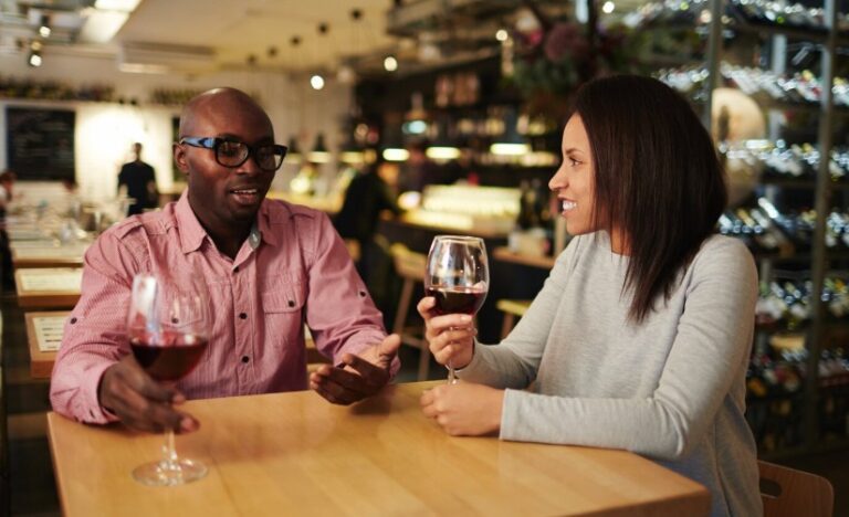 What to Wear on the First Date: What the Research Says