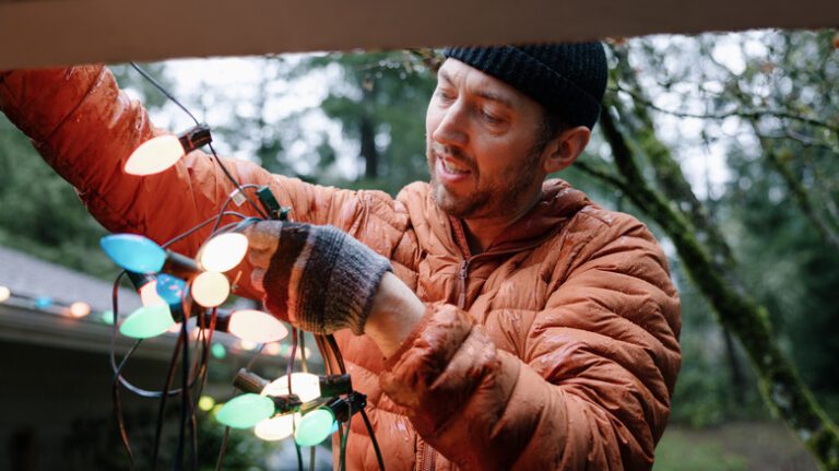 hanging christmas lights