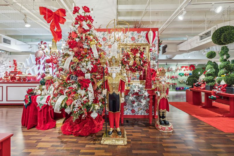 Why You Should Start Your Christmas Decoration Shopping