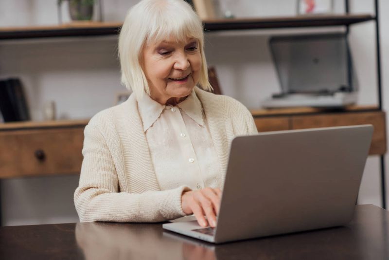 10 fulfilling part time jobs for retired teachers from home