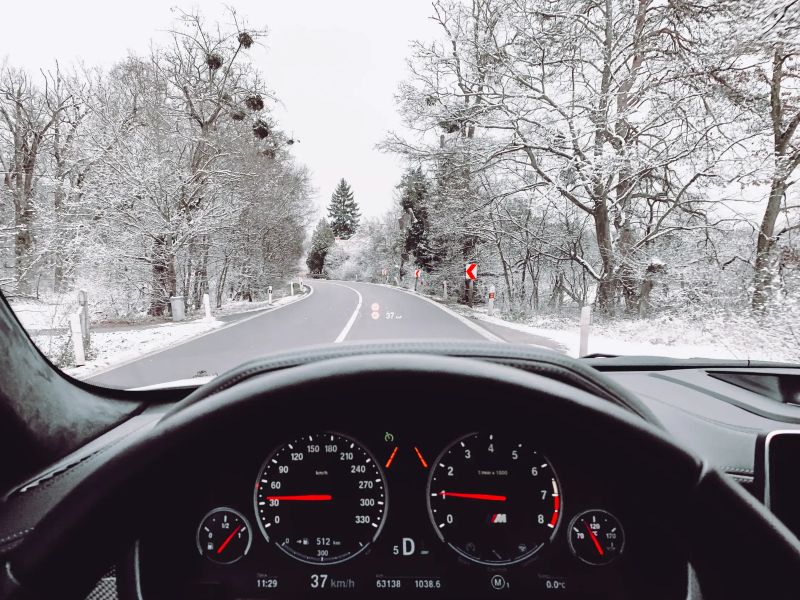 10 Holiday Driving Safety Tips Every Traveler Should Know