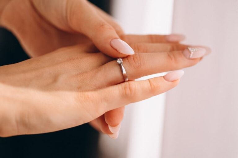 How to Clean Jewelry: Maintaining the Beauty and Longevity