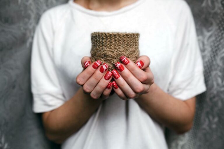 The Ultimate Guide to Winter Nail Trends 2025