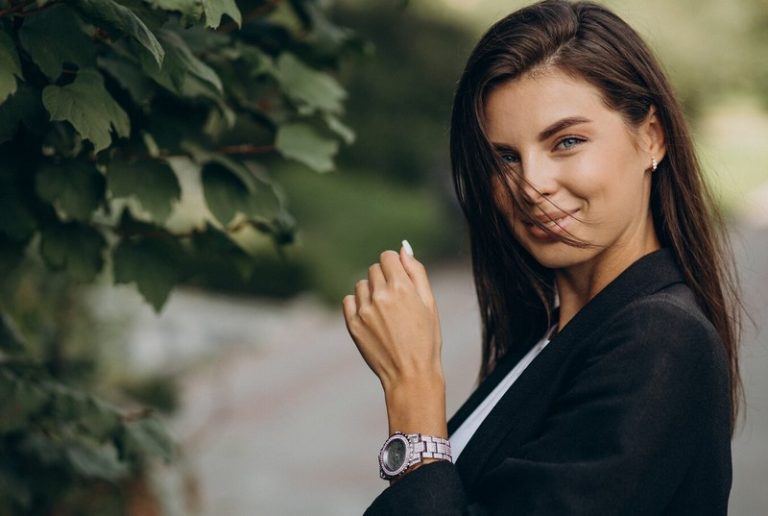 Timeless Accessories That Never Go Out of Fashion