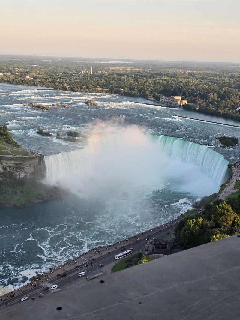 Skylon Tower Niagara Falls Visitor Guide & Views Skylon Tower Niagara Falls Visitor Guide & Views