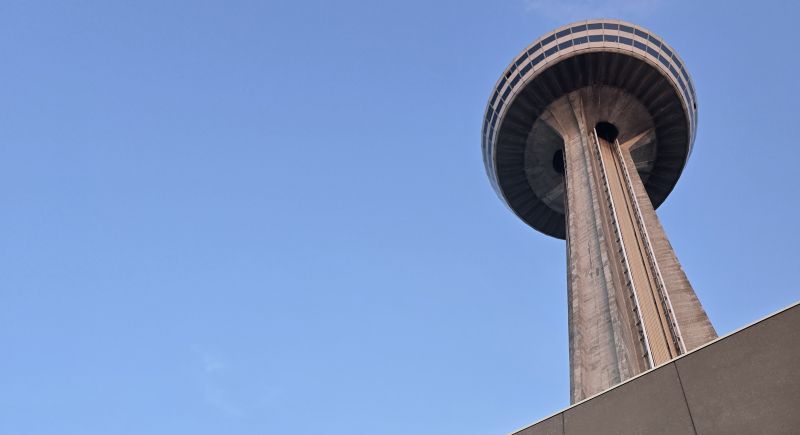 Skylon Tower Niagara Falls Visitor Guide & Views